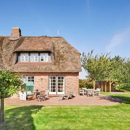 Haus Traumstrasse Holiday home *